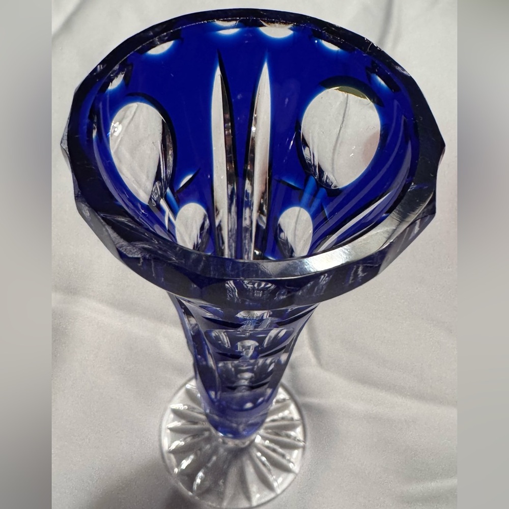 Vintage cobalt blue crystal vase - Picture 3 of 4